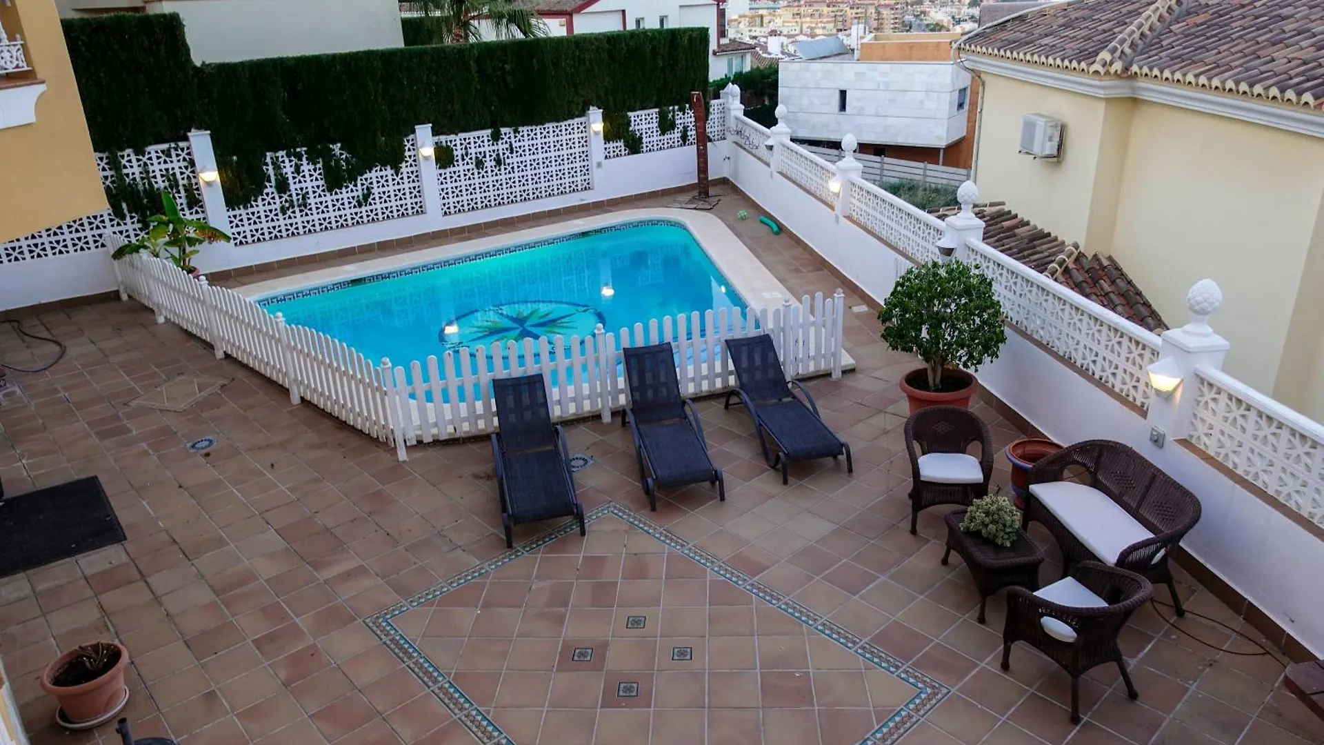 Villa Borja contacts